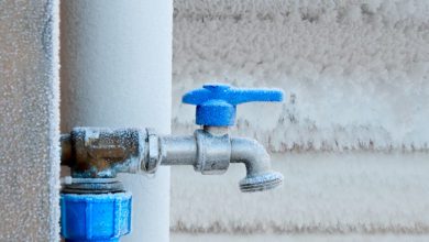 protect pipes freezing temps