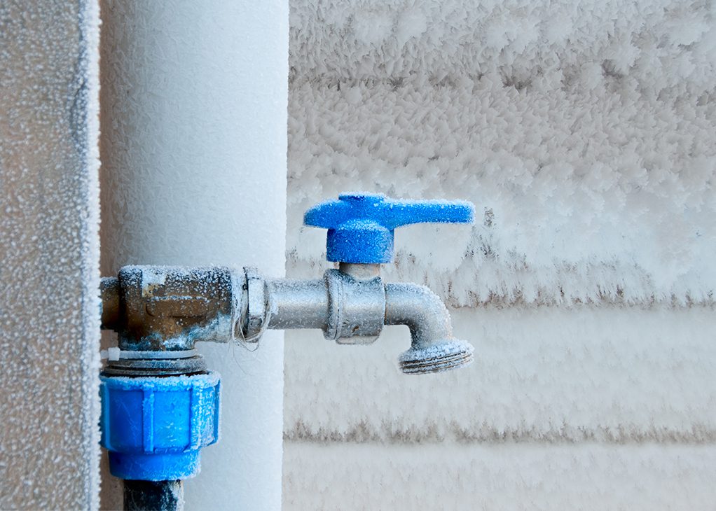 protect pipes freezing temps