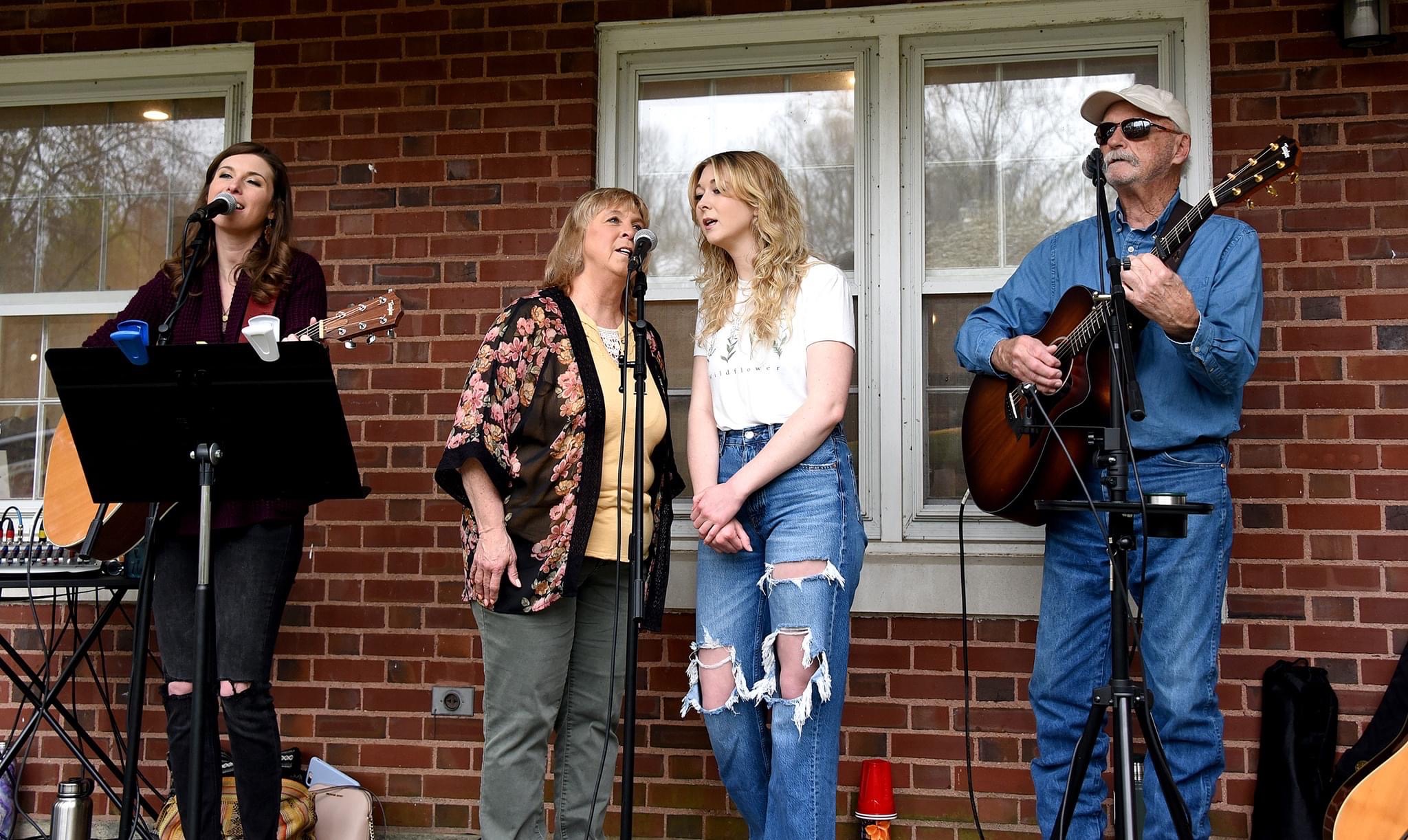 Hood Family to provide entertainment at Mahomet Soda Fest Mahomet Daily